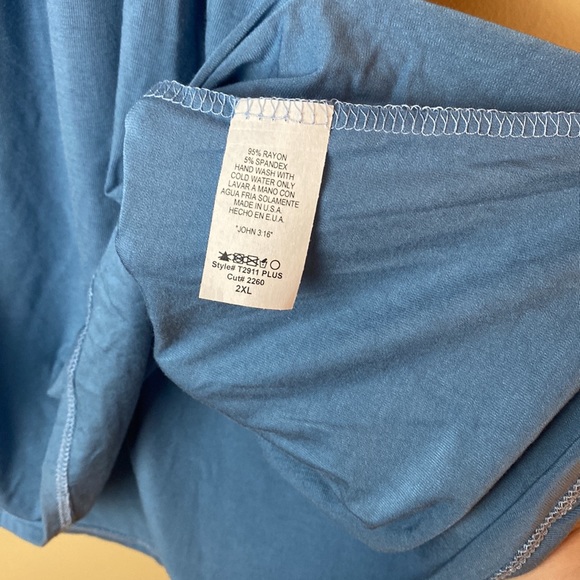 Beeson River, boutique top, 2x - Picture 3 of 4